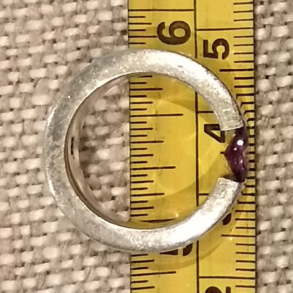 Silver ring. - Picture 3 of 6